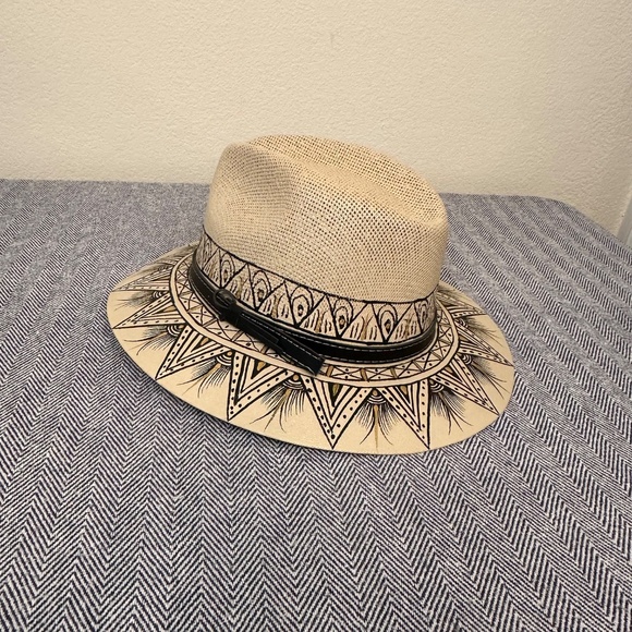 ARTISAN - Hand Painted Mexican Hat - Picture 2 of 3